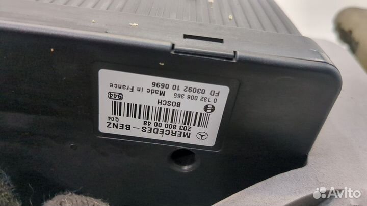 Компрессор центрального замка Mercedes E W211, 2003