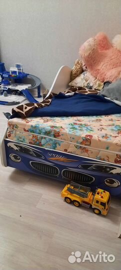 Детская кровать машинка с матрасом бу