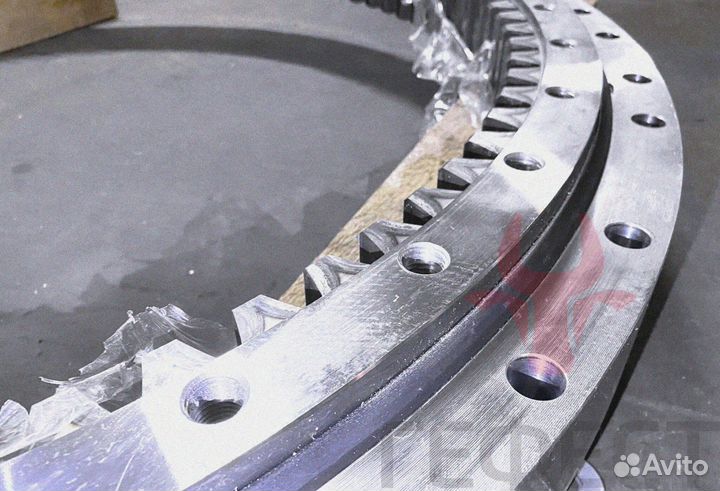 Поворотный круг Hyundai R220LC-9S 81N6-00022