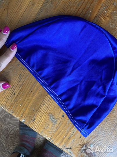 Шапочка для плаванья в бассейне