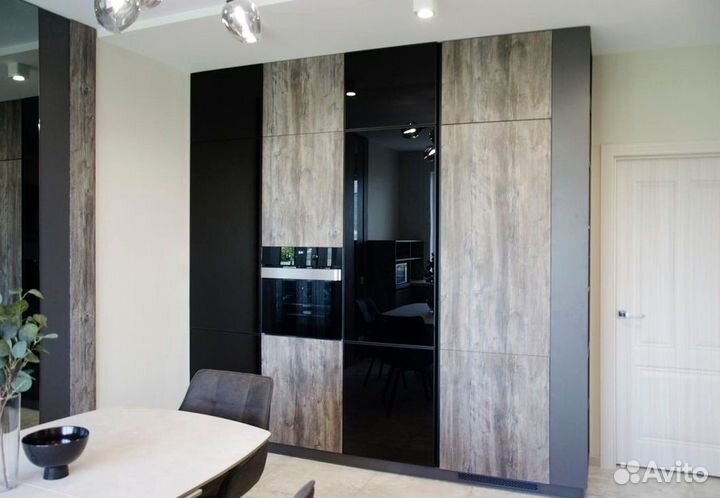 Угловой кухонный гарнитур современный