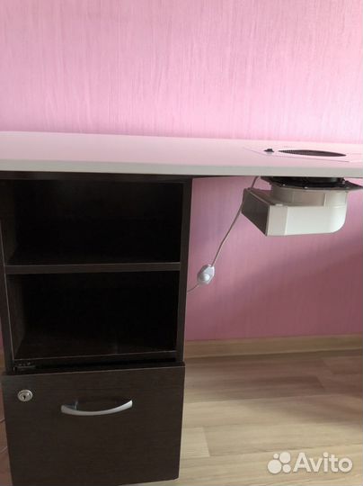 Маникюрный стол с встроенной вытяжкой max ultimate