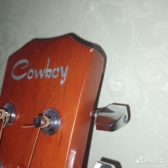 Акустическая гитара