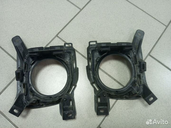 Накладка птф правая / левая LC 200 2012-15