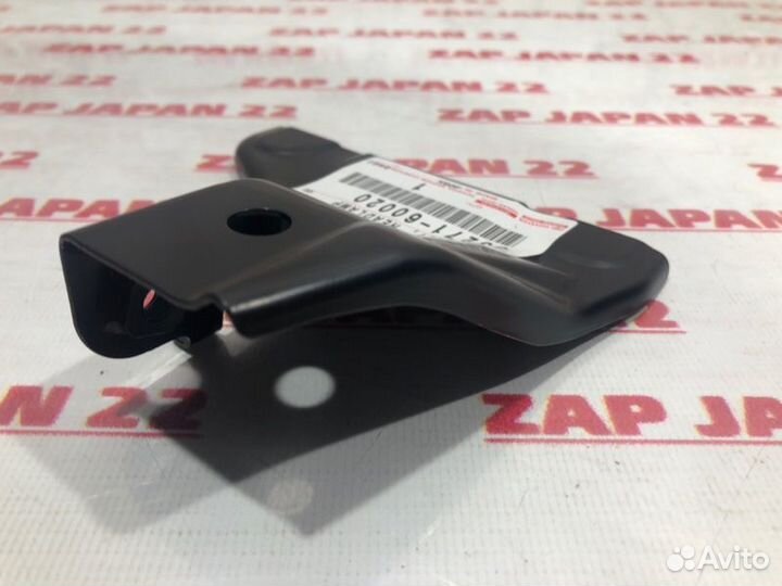 Кронштейн крепления фары правый Toyota Land