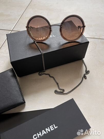 Солнцезащитные очки Chanel