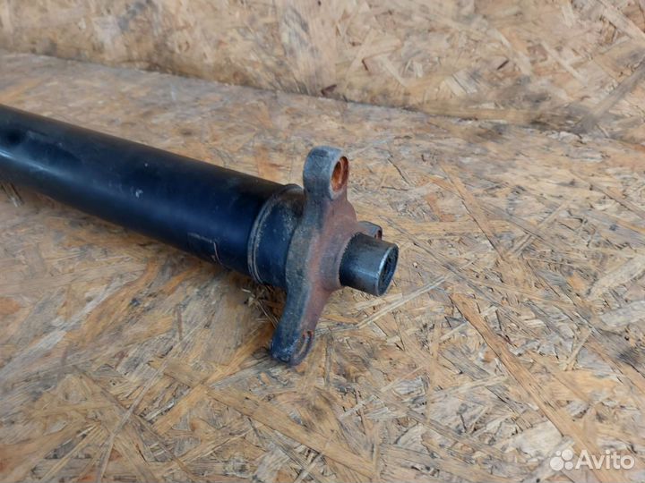 Карданный вал Mercedes W251