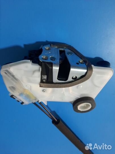 Замок двери передний левый Тoyota Camry V70