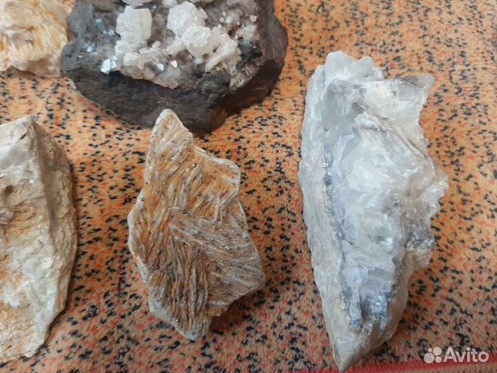 Природные камни :Кварц, кальцит,флюорит,барит,гипс