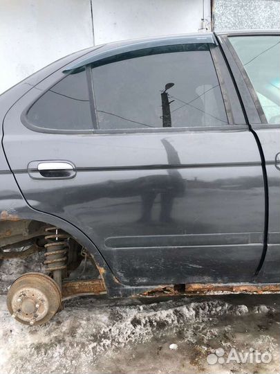 Запчасти на ниссан сани в15