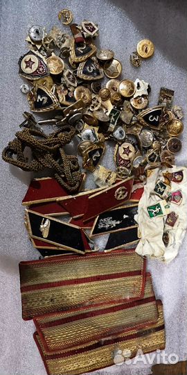 Пуговицы, нашивки, значки