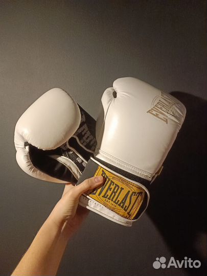 Боксерские перчатки 14 oz everlast