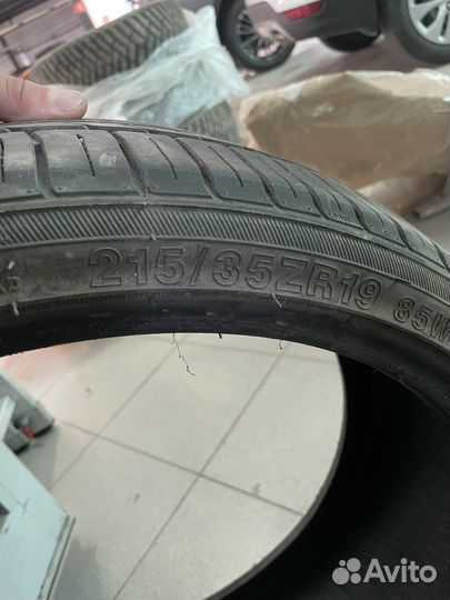 Winrun R330 215/35 R19