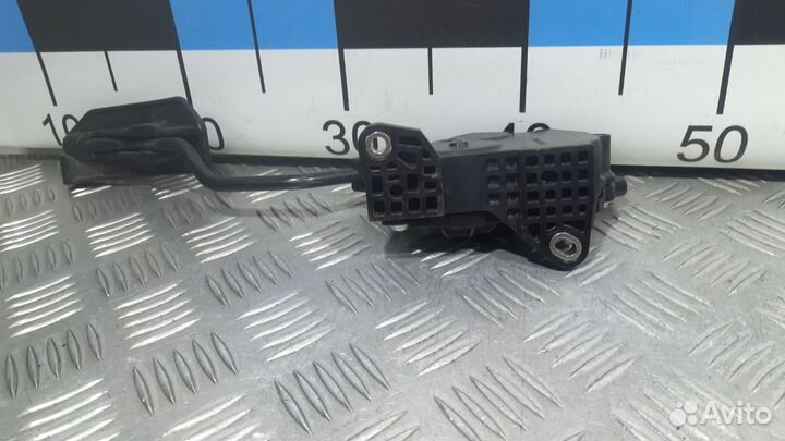 Б/У Педаль газа правый руль toyota auris