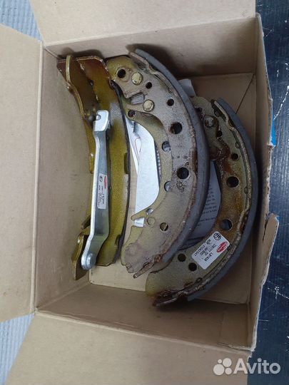 Комплект тормозных барабанных колодок (LS1625) del