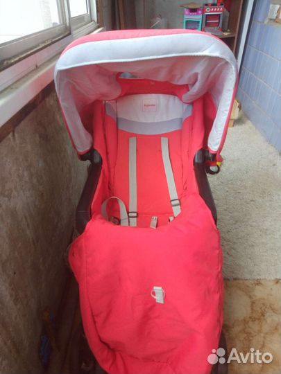 Прогулочная коляска