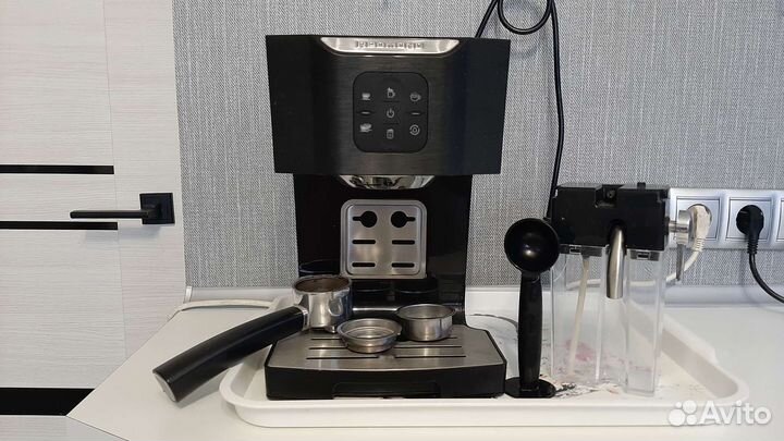 Кофеварка рожковая redmond RCM-1511 бу