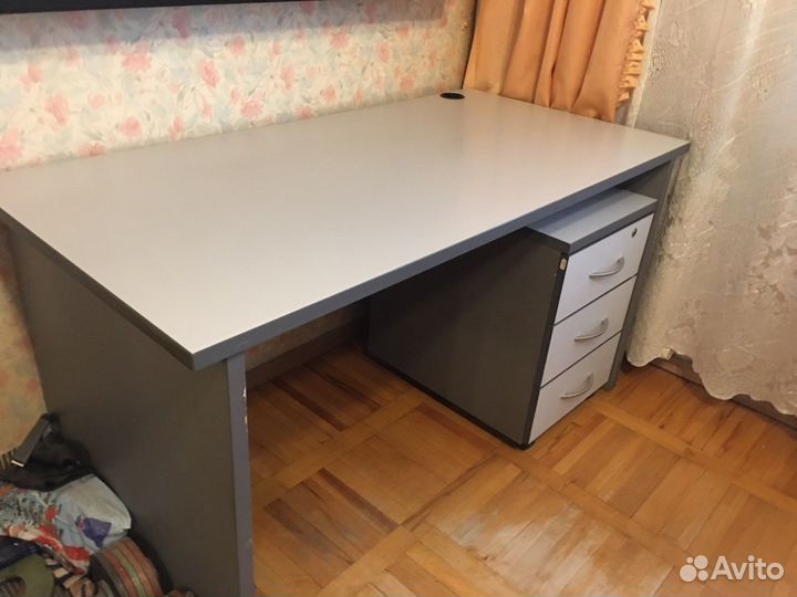 Стол писиннный