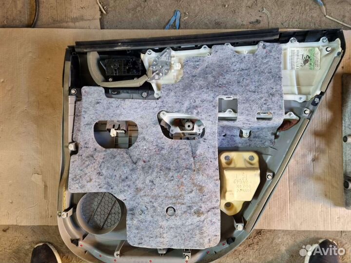 Обшивки дверей+накладки на двери highlander 2