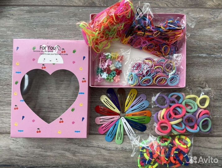 Набор резинок и заколок для волос
