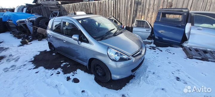 Хонда фит GD1 2007г.в. распил по запчастям