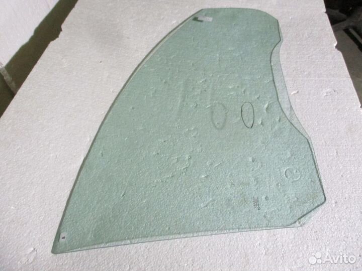 Стекло переднее правое Ford Focus 2