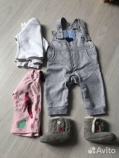 Детские вещи и коврик пазл