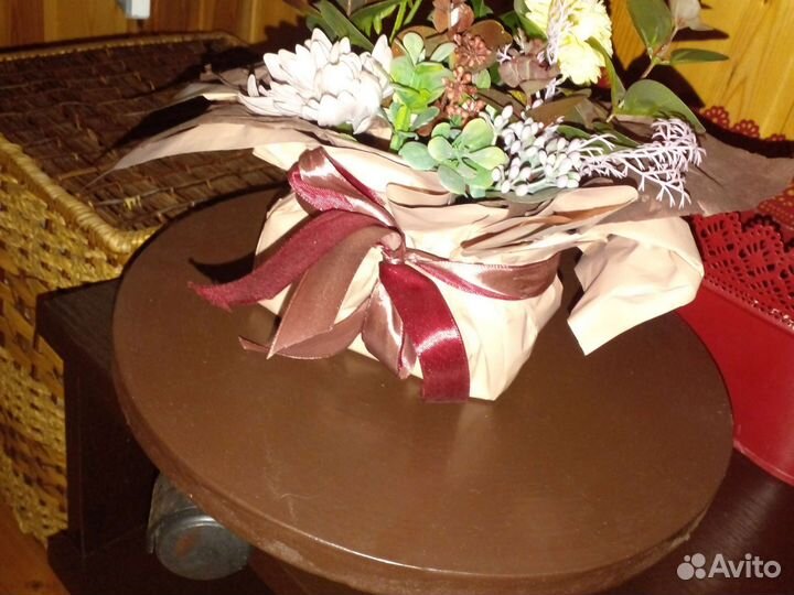 Подставка под цветы на колесах напольная