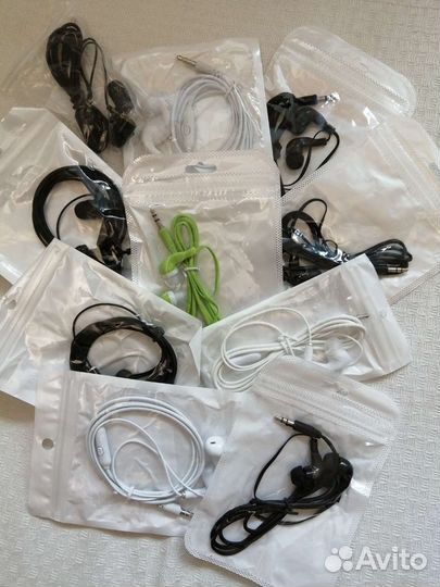 Наушники. Много наушников