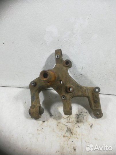 Кулак поворотный задний правый Skoda Octavia A5