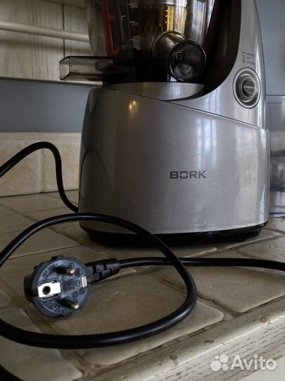 Соковыжималка Bork s610, шнековая