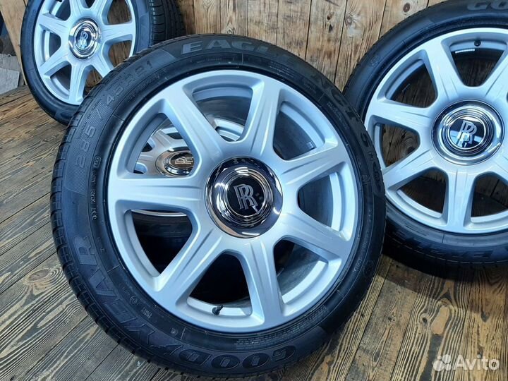 Комплект оригинальных колес Rolls-Royce Cullinan