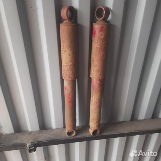 Задние амортизаторы chevrolet blazer 4.3