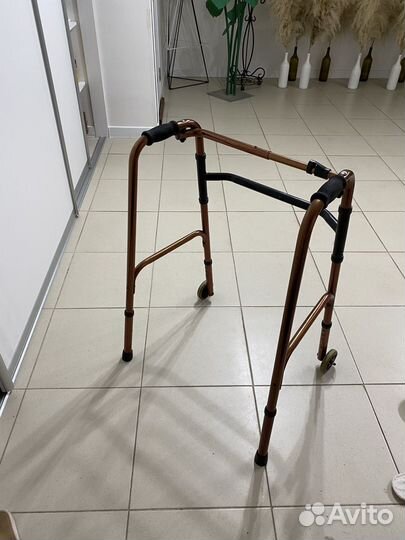 Ходунки для взрослых