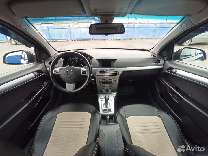 Opel Astra 1.6 AT, 2012, 135 000 км