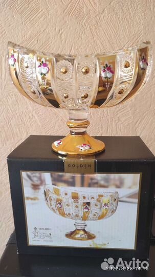 Ваза конфетница на ножке