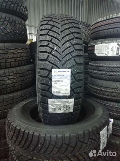 Michelin X-Ice North 4 215/65 R16
