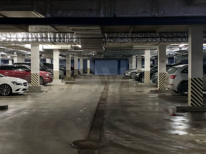 Машиноместо, 18 м²