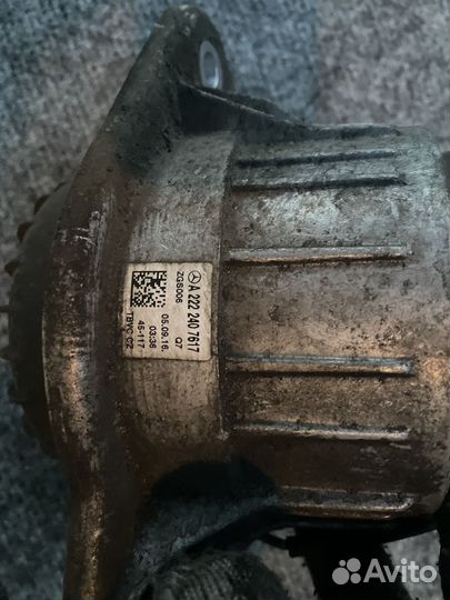 Подушка двигателя правая Mercedes W222