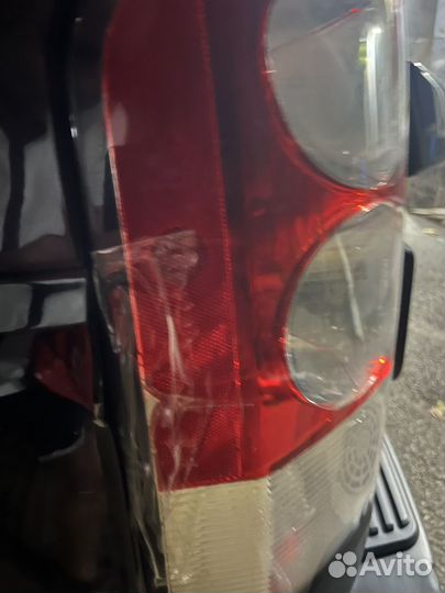 Фонарь задний левый Дискавери 4