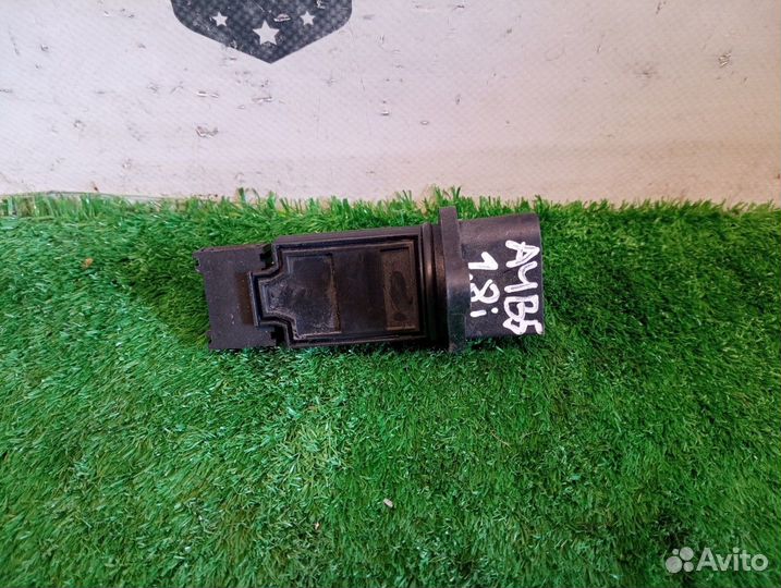 Датчик массового расхода воздуха Audi A4