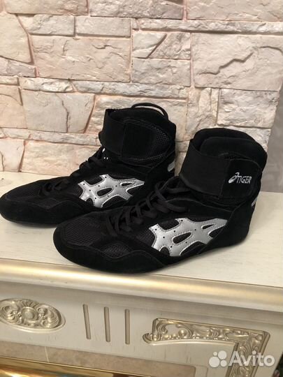 Борцовки asics tiger 42 размер, натуральная замша