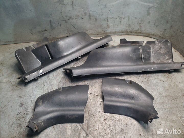 Pontiac Vibe Накладка на порог внутренняя