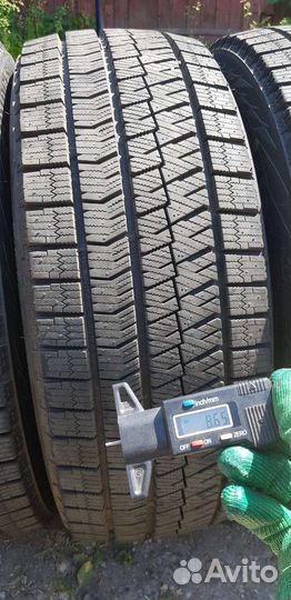 Bridgestone Blizzak Ice 225/45 R18