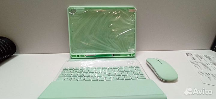 Чехол с клавиатурой и мышкой iPad Air 2 Pro 9,7