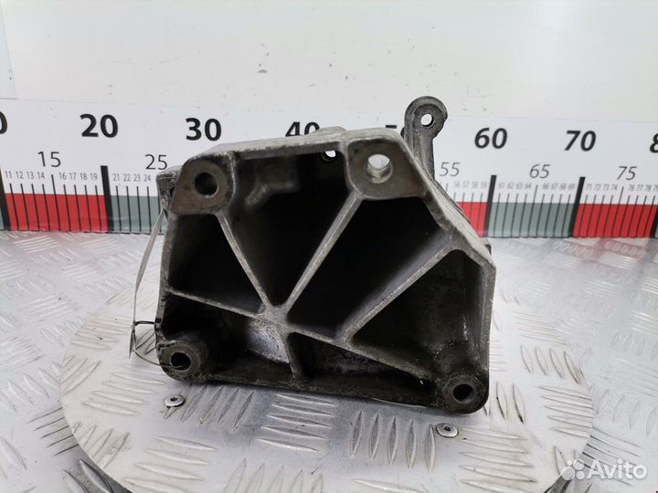 Кронштейн двигателя Mercedes-Benz Sprinter