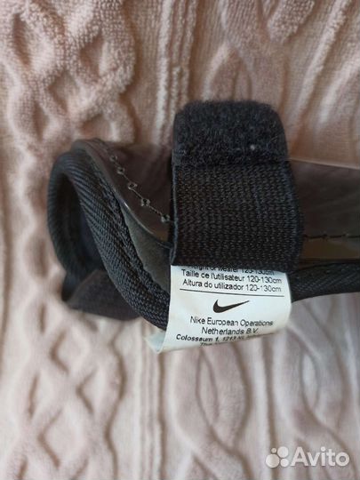 Щитки футбольные Nike размер S (120-130 см)