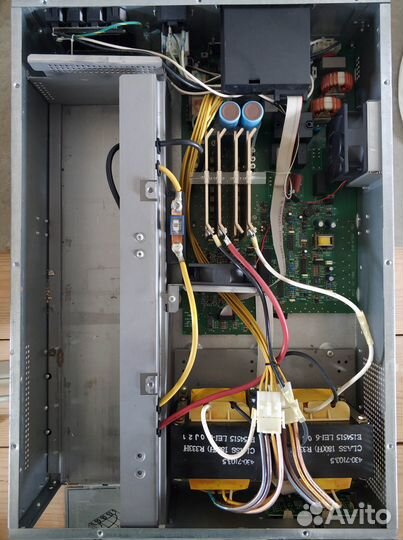 Ибп APC Smart-UPS SU2200RMI3U