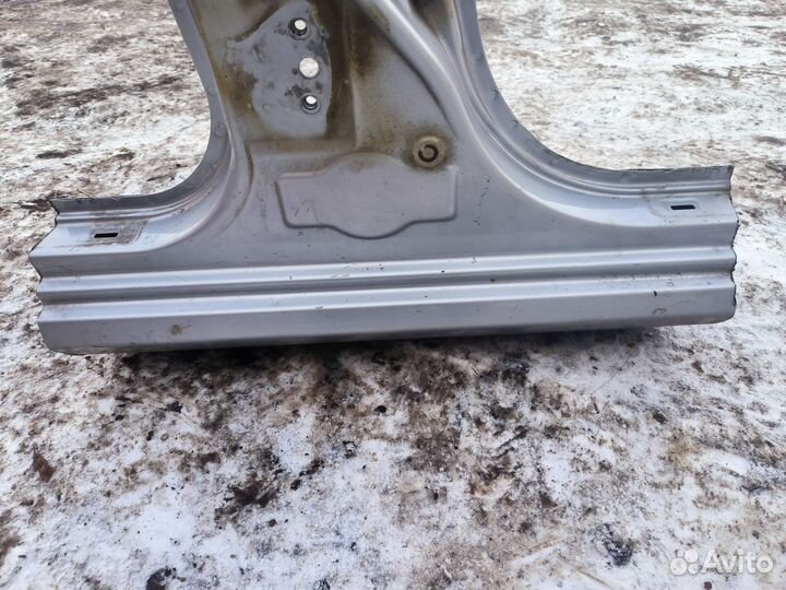 Правая стойка кузова Chevrolet Lacetti седан