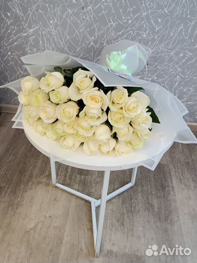 Цветы белые розы